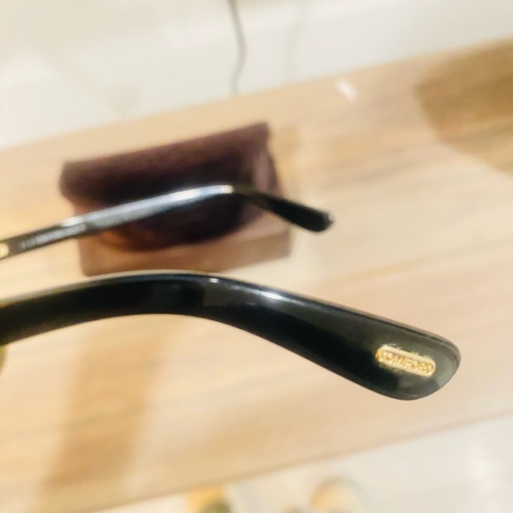 UNISEX Tom Ford Gold and Black Aviator Sunglasses - Picture 5 of 8